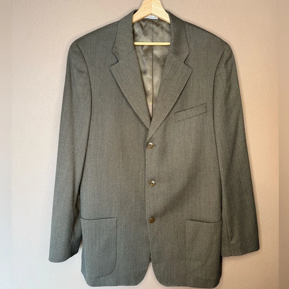 Bachrach Men's Three Button 100% Wool Classic Sports Coat Blazer Size 44T Taupe